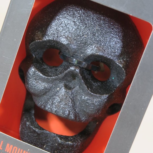Foster & Rye Black Skull Cast Iron Wall Mounted Bottle Opener Halloween NEW - Picture 2 of 7